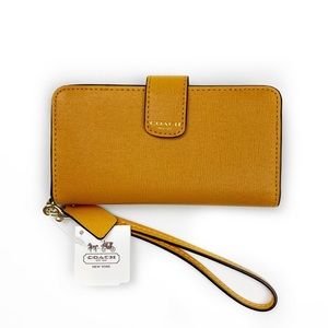 NWT Coach Marigold Wristlet Wallet